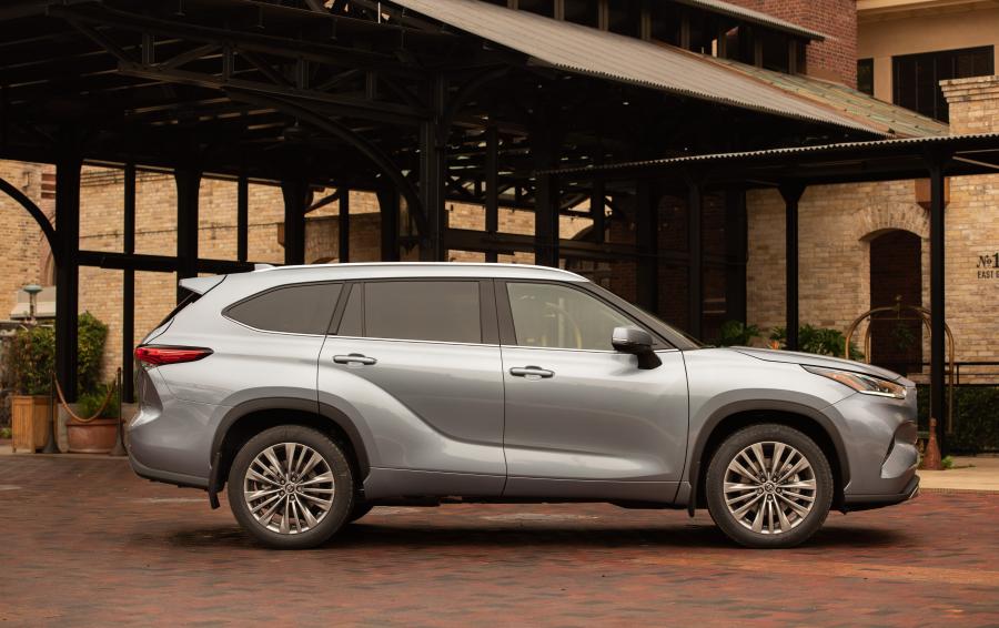  Toyota Highlander Platinum AWD 2019 года  (NA) (фото 37 из 41)